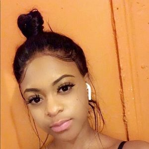 Meet your Posher, Destiny